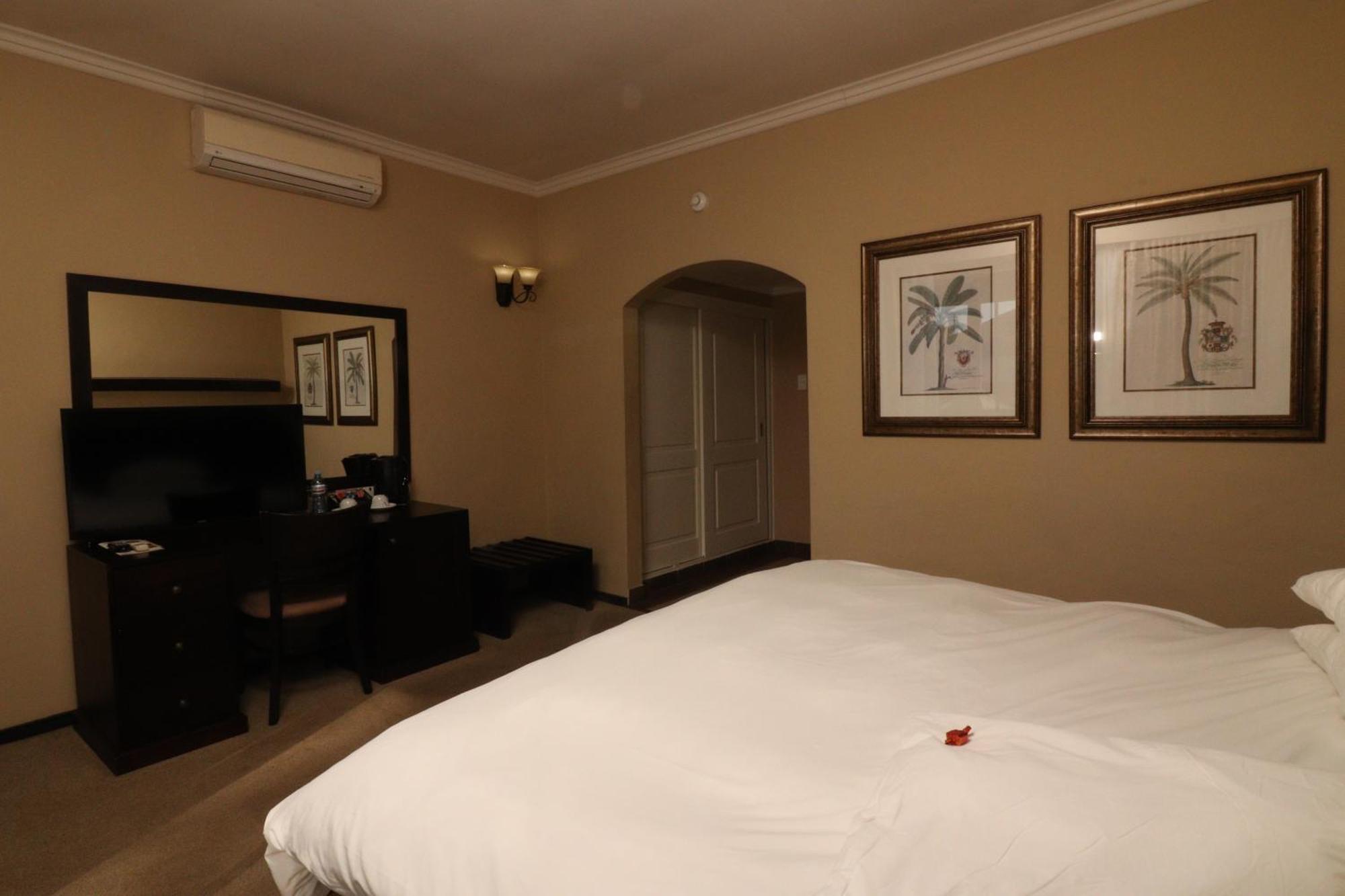 Happy Valley Hotel And Casino Ezulwini Ngoại thất bức ảnh