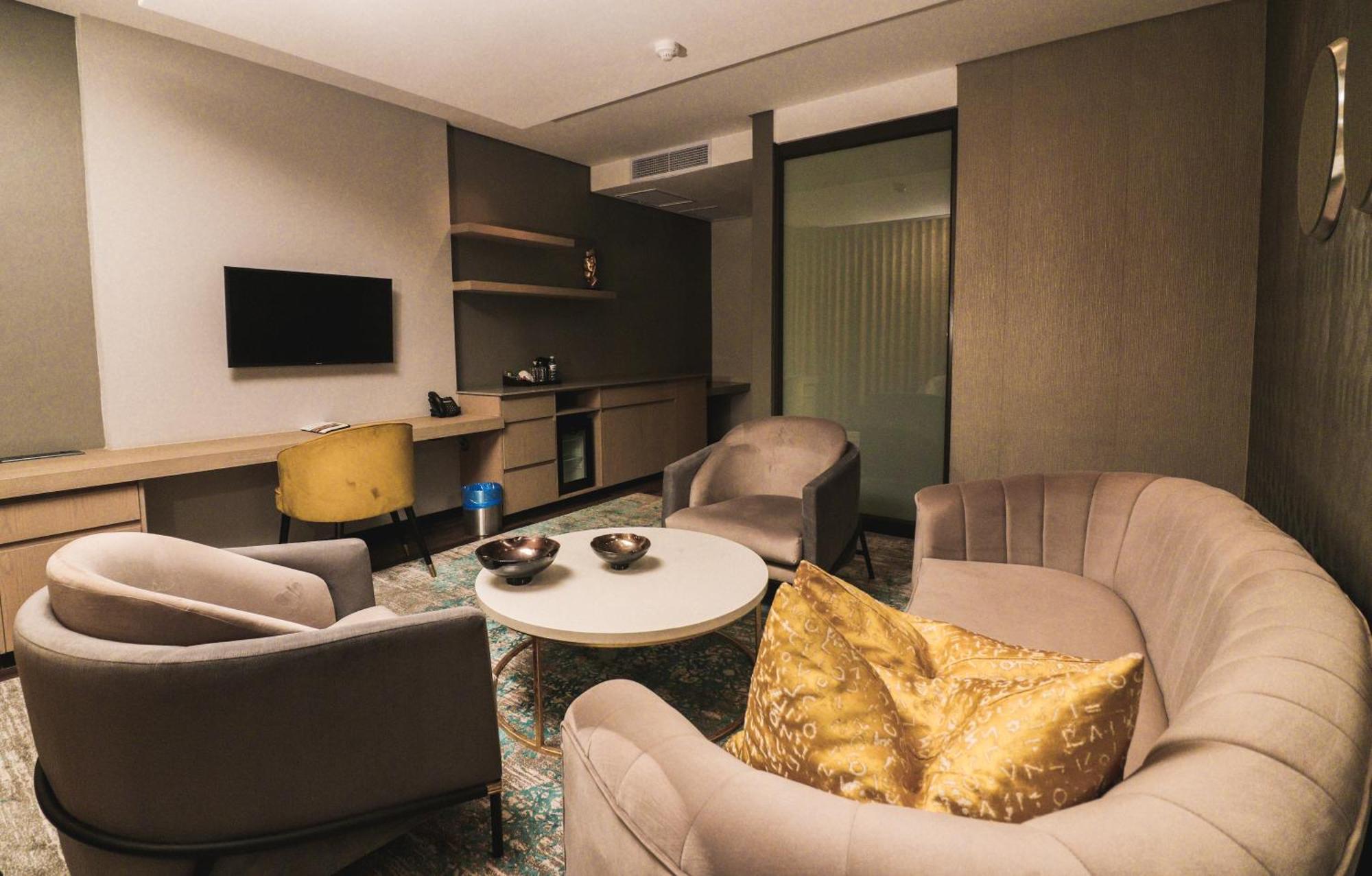 Happy Valley Hotel And Casino Ezulwini Ngoại thất bức ảnh
