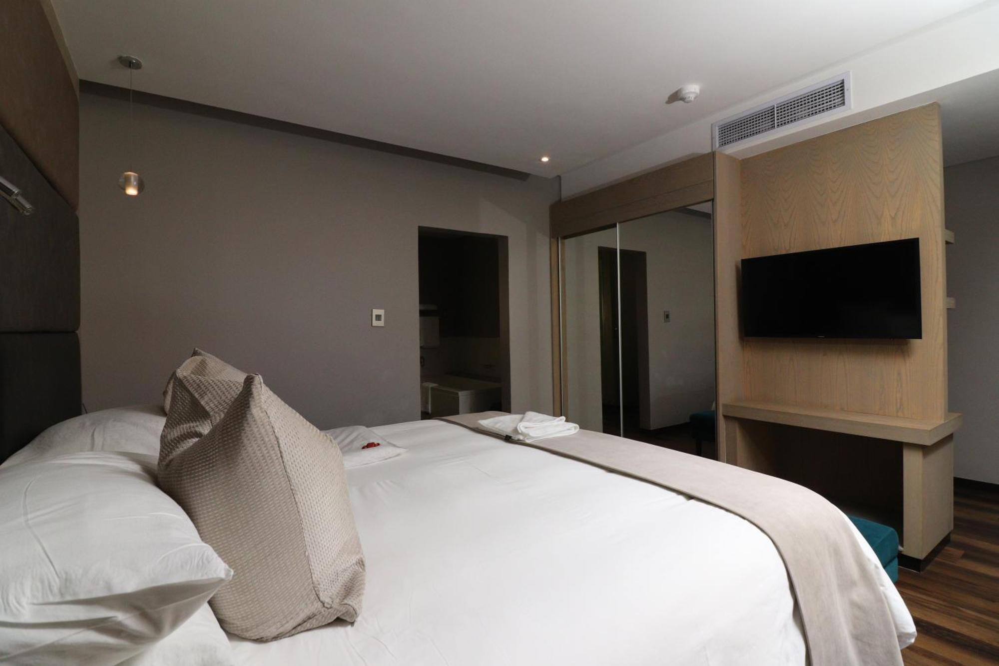 Happy Valley Hotel And Casino Ezulwini Ngoại thất bức ảnh